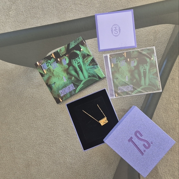 The Life Of A Showgirl: It's Rapturous Limited Edition Deluxe CD - Picture 2 of 2